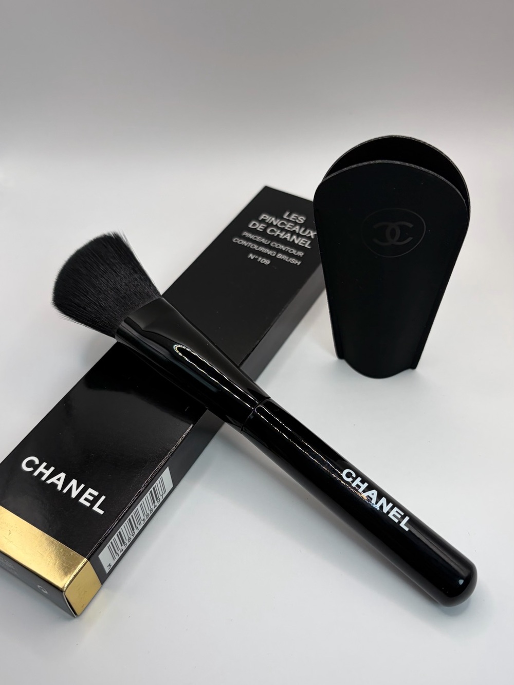 CHANEL Black Powder/Blush Makeup Brush with Protective Sleeve